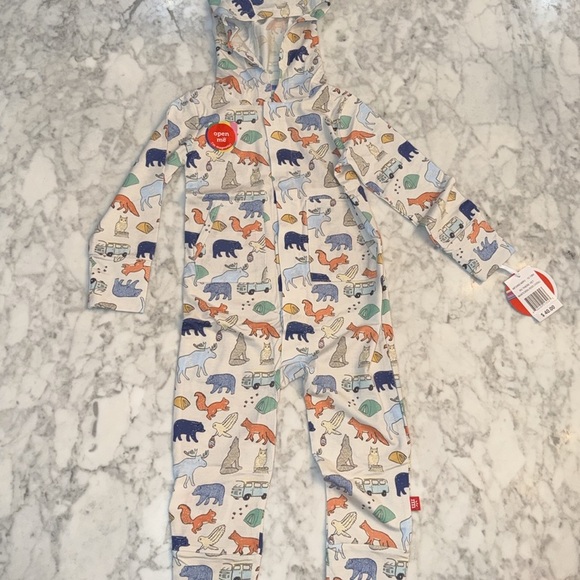 Magnetic Me Other - NWT MAGNETIC ME Animal Print Hooded Baby Romper 12/18M